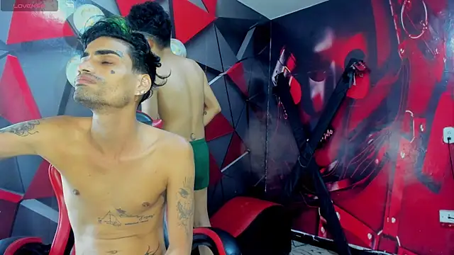 Snapshot of Hot_Boys_Without_Limits chatting on 12-14-25, 04:18 Hot Boys Without Limits online show from 12-14-25, 04:18