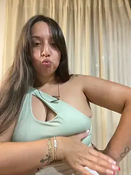 Snapshot of Soy_maiaa4 chatting on 02-14-26, 02:19 Soy maiaa4 online show from 02-14-26, 02:19