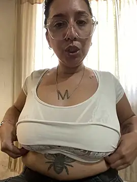 Snapshot of Soy_maiaa4 chatting on 02-17-26, 03:51 Soy maiaa4 online show from 02-17-26, 03:51