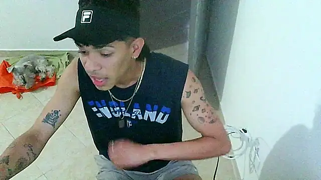 Snapshot of Glen_connor_11 chatting on 01-05-26, 10:35 Glen connor 11 online show from 01-05-26, 10:35