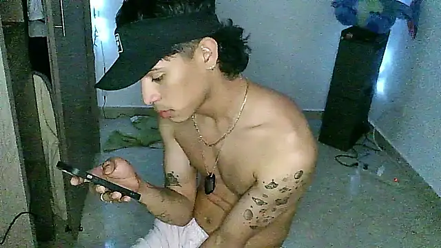 Snapshot of Glen_connor_11 chatting on 01-13-26, 06:51 Glen connor 11 online show from 01-13-26, 06:51