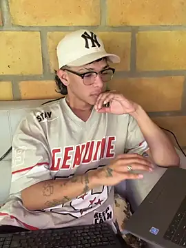 Snapshot of Glen_connor_11 chatting on 03-09-26, 05:50 Glen connor 11 online show from 03-09-26, 05:50