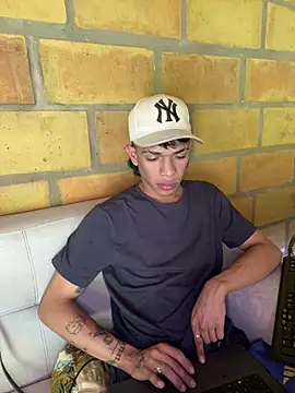 Snapshot of Glen_connor_11 chatting on 03-10-26, 04:45 Glen connor 11 online show from 03-10-26, 04:45