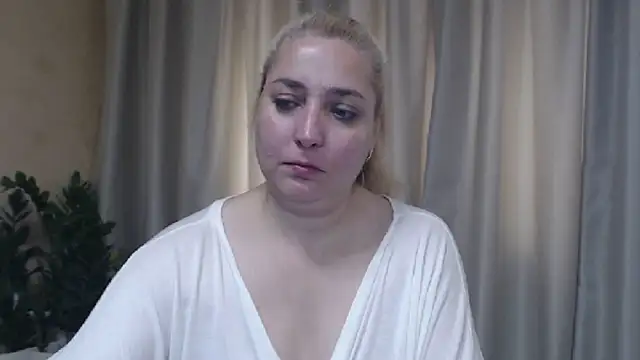 Snapshot of sweetpussy13 chatting on 07-02-26, 06:30 sweetpussy13 online show from 07-02-26, 06:30