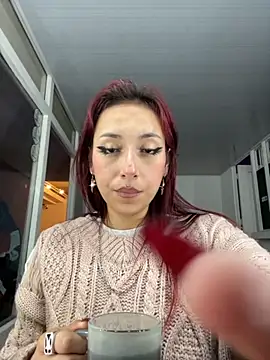 Snapshot of HoneyRed3 chatting on 12-16-25, 04:28 HoneyRed3 online show from 12-16-25, 04:28