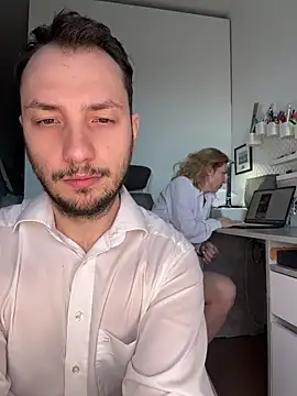 Lovebackground online show from 04-02-26, 08:12