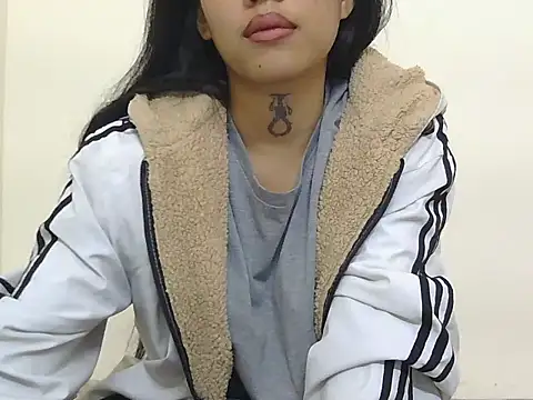 Snapshot of Cristina_love69 chatting on 12-19-25, 05:20 Cristina love69 online show from 12-19-25, 05:20