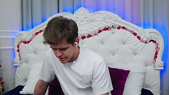 NickJohnas online show from 04-15-26, 03:41