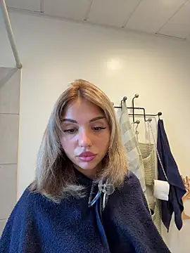 Snapshot of SilkyMira chatting on 12-16-25, 01:49 SilkyMira online show from 12-16-25, 01:49