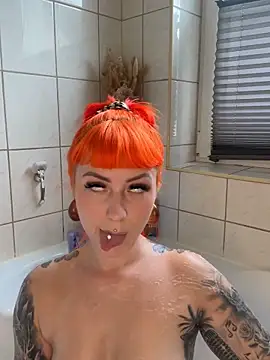 Snapshot of ScarletVixenLive chatting on 05-21-26, 02:46 ScarletVixenLive online show from 05-21-26, 02:46