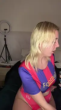 Snapshot of MonaNoire chatting on 01-08-26, 12:40 MonaNoire online show from 01-08-26, 12:40