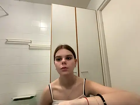 Snapshot of LeyaFlamy chatting on 12-13-25, 07:53 LeyaFlamy online show from 12-13-25, 07:53