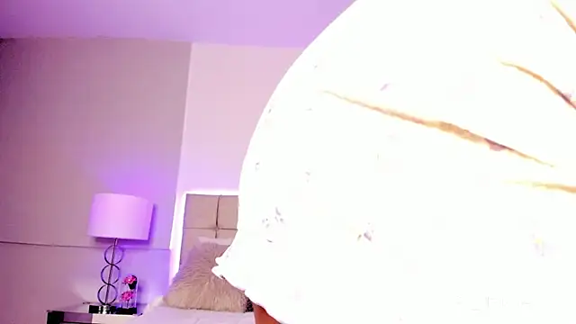 Snapshot of Danirouse chatting on 02-27-26, 04:12 Danirouse online show from 02-27-26, 04:12