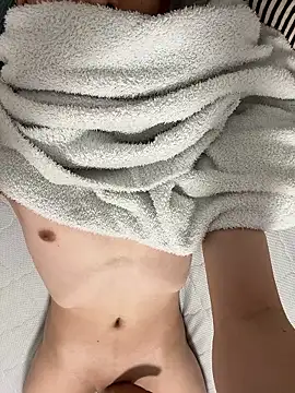 Snapshot of TAKUae chatting on 01-08-26, 01:57 TAKUae online show from 01-08-26, 01:57