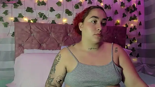 Snapshot of Ayla-marttinez chatting on 06-19-26, 12:15 Ayla-marttinez online show from 06-19-26, 12:15