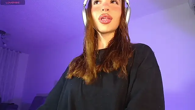 alina lee online show from 03-11-26, 01:22