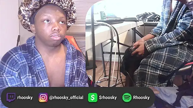 Snapshot of YourLittleBoyfriend chatting on 01-06-26, 01:20 YourLittleBoyfriend online show from 01-06-26, 01:20