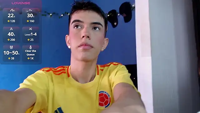 Snapshot of Juan_Gomezz26 chatting on 06-23-26, 03:32 Juan Gomezz26 online show from 06-23-26, 03:32
