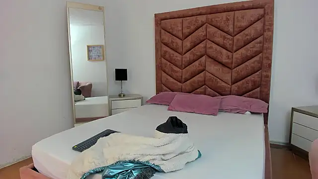 Scarlett  Noir online show from 03-25-26, 08:04