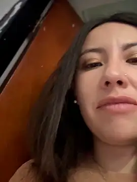 im loreinnn online show from 12-16-25, 02:22