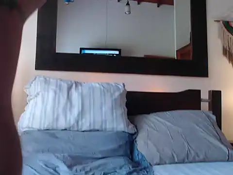 Snapshot of TommyLopez chatting on 12-21-25, 02:46 TommyLopez online show from 12-21-25, 02:46