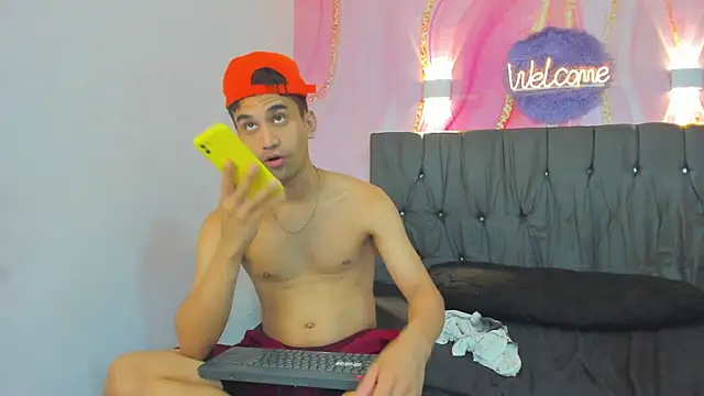 Hot Boys 69 online show from 12-14-25, 12:54