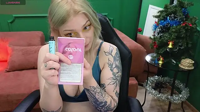 Snapshot of Aska_Asami chatting on 12-16-25, 10:04 Aska Asami online show from 12-16-25, 10:04