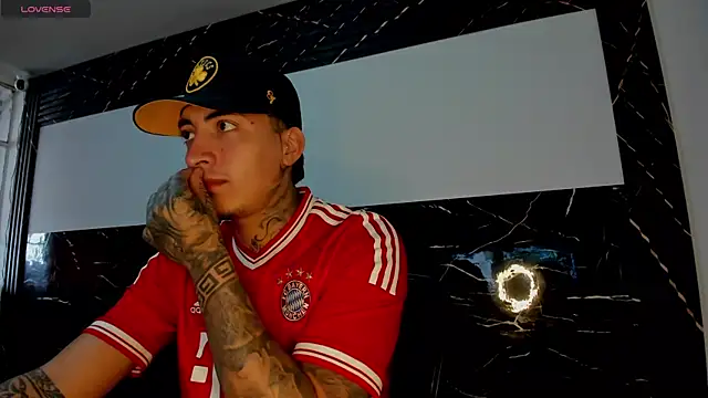 Snapshot of jeicoo_grey chatting on 01-13-26, 04:23 jeicoo grey online show from 01-13-26, 04:23