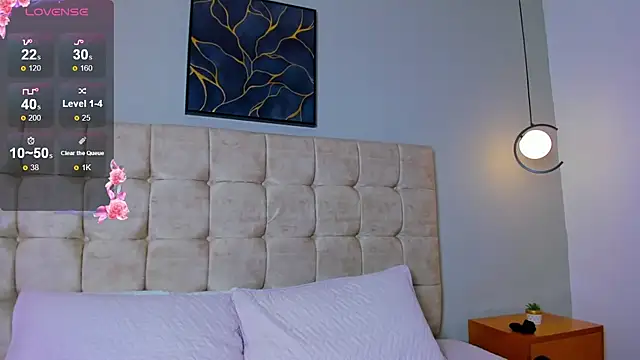 Snapshot of Lilie_petite chatting on 12-13-25, 11:10 Lilie petite online show from 12-13-25, 11:10