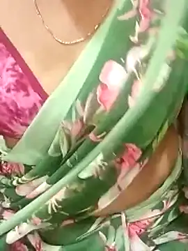 Snapshot of crazysexy_aunty chatting on 12-14-25, 06:12 crazysexy aunty online show from 12-14-25, 06:12