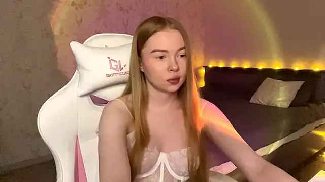 Snapshot of LumiSun chatting on 02-06-26, 07:17 LumiSun online show from 02-06-26, 07:17