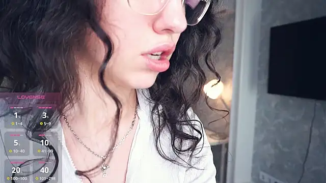 Snapshot of OdetteWitschi chatting on 01-08-26, 06:59 OdetteWitschi online show from 01-08-26, 06:59