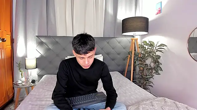 Andy Belier23 online show from 04-04-26, 11:24