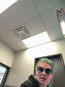 bluntbeautyxo online show from 03-31-26, 01:33