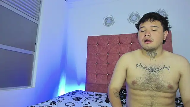 Snapshot of Beele_and_Evie chatting on 01-05-26, 07:28 Beele and Evie online show from 01-05-26, 07:28