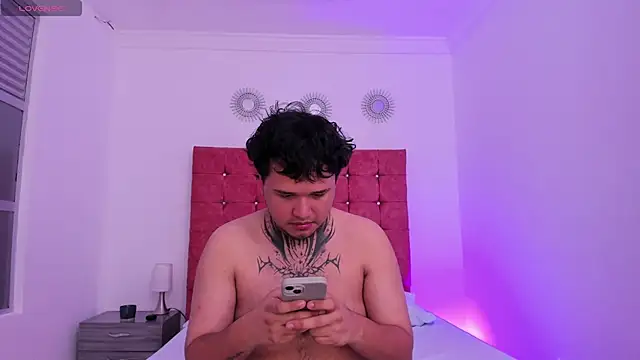 Snapshot of Beele_and_Evie chatting on 03-03-26, 01:50 Beele and Evie online show from 03-03-26, 01:50