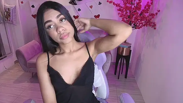 Snapshot of Sophie_clay chatting on 02-25-26, 07:23 Sophie clay online show from 02-25-26, 07:23