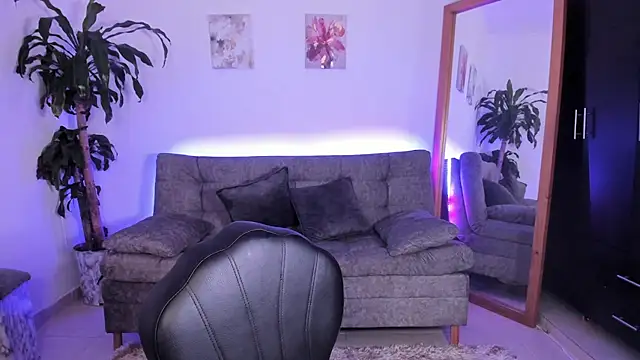 queenie staar online show from 07-11-26, 10:55