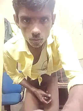 Snapshot of Akash32y chatting on 12-13-25, 07:53 Akash32y online show from 12-13-25, 07:53