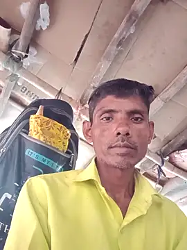 Snapshot of Akash32y chatting on 12-17-25, 08:31 Akash32y online show from 12-17-25, 08:31