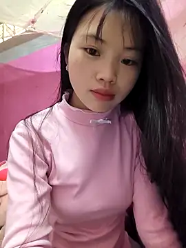 Quieny-x online show from 12-20-25, 01:34