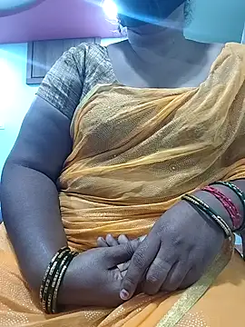 Snapshot of Cute-meenu-kutty chatting on 12-15-25, 06:01 Cute-meenu-kutty online show from 12-15-25, 06:01