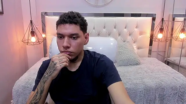 Snapshot of drake_miller7 chatting on 12-14-25, 03:56 drake miller7 online show from 12-14-25, 03:56