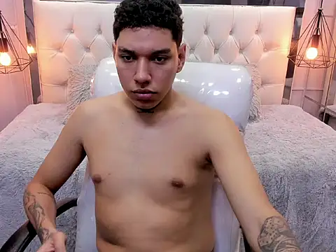 Snapshot of drake_miller7 chatting on 12-15-25, 05:34 drake miller7 online show from 12-15-25, 05:34