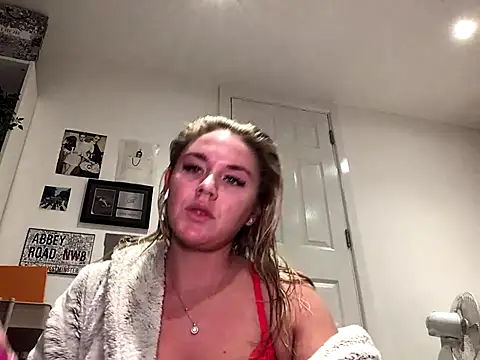 Snapshot of Golidelovee chatting on 12-16-25, 08:14 Golidelovee online show from 12-16-25, 08:14