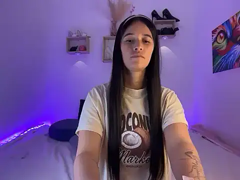 emilyn1823 online show from 12-20-25, 04:03