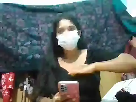 Snapshot of Aparavexa chatting on 12-16-25, 12:43 Aparavexa online show from 12-16-25, 12:43