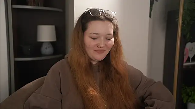 Snapshot of CarlitaWyler chatting on 12-14-25, 12:10 CarlitaWyler online show from 12-14-25, 12:10