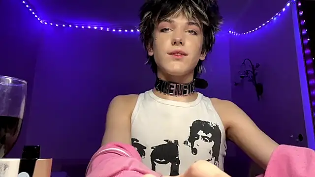 MilesGrays online show from 12-20-25, 01:34