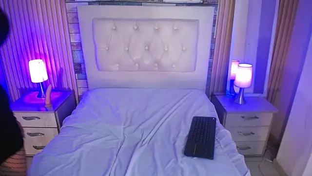 Amy channel online show from 12-23-25, 03:37